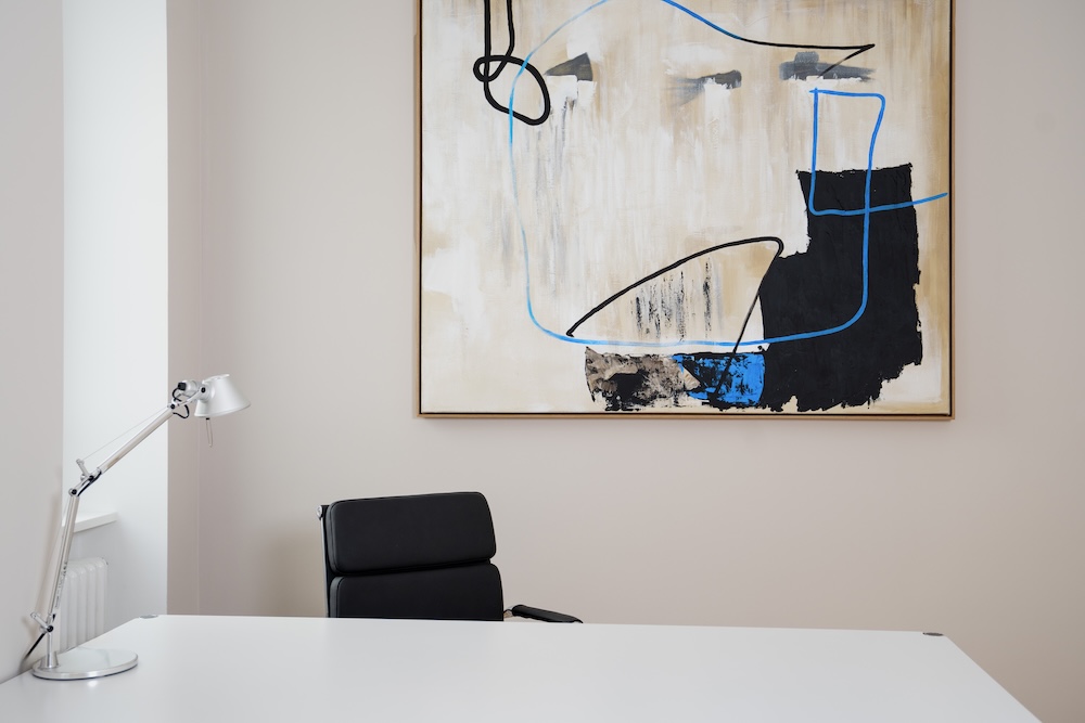 hautarzt-hermsdorf-berlin-sebastian-desch-sprechzimmer